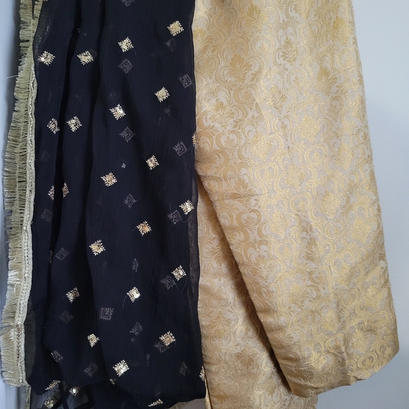 Pakistani shalwar kameez - Picture 4 of 4